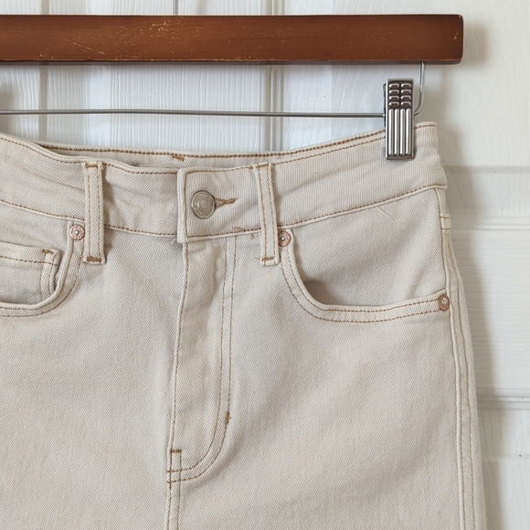 We The Free Classic High Rise Mid Length Raw Hem Denim Jean Shorts Beige 28 - Picture 2 of 11